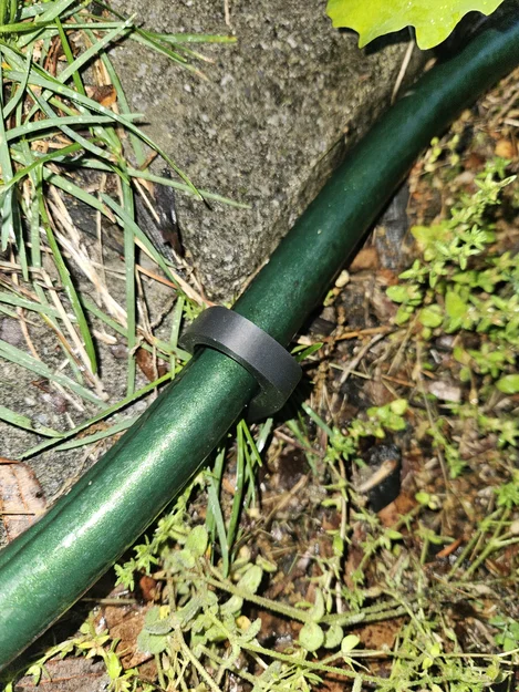 Cọc neo giữ ống tưới vườn - Image 2
