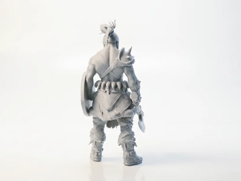 Mô hình Chiến binh Cầm Rìu Fantasy in 3D - Image 3