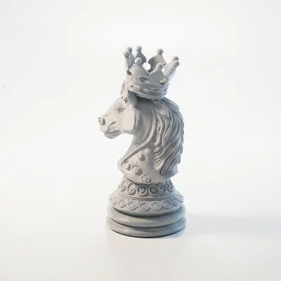 Mô hình 3D quân cờ Knight đội vương miện phong cách Fantasy