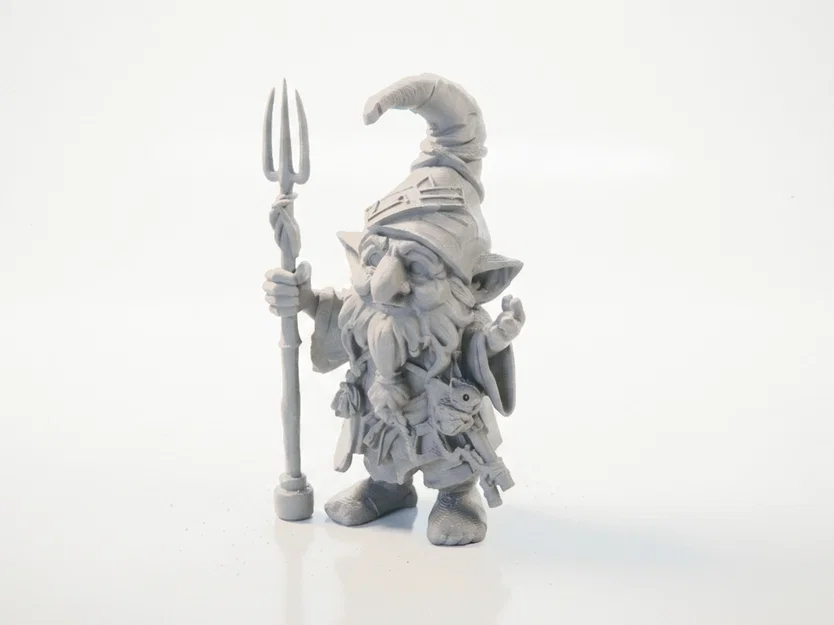 Mô hình 3D Gnome cầm vương trượng phong cách Fantasy - Image 1
