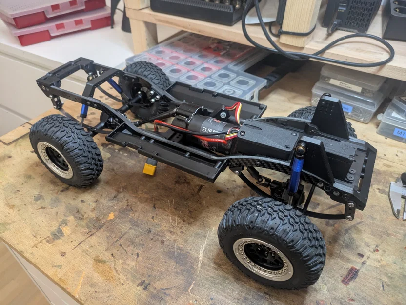 Chassis Custom Trail Finder 2 dựa trên thanh ray carbon SCX10 / Wheelbase 11,2" (284mm) - Image 11