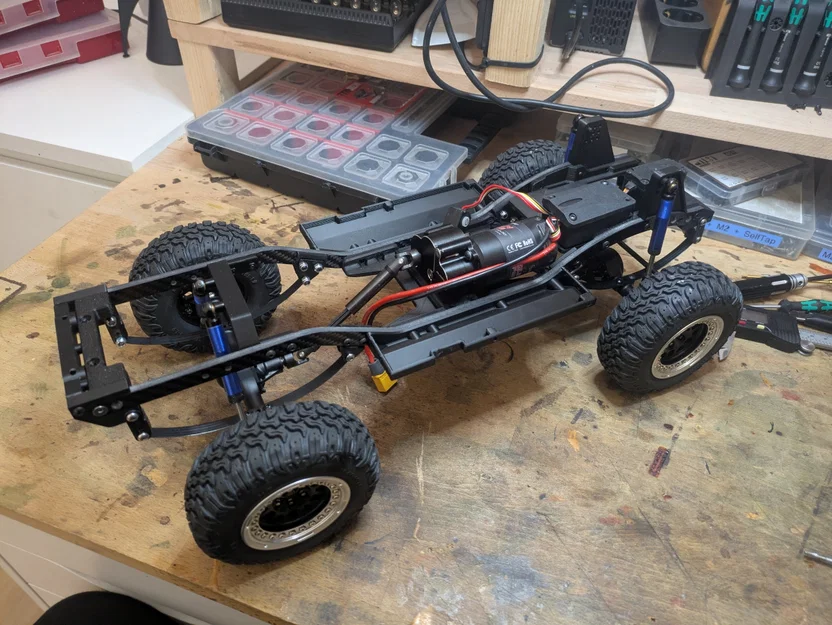 Chassis Custom Trail Finder 2 dựa trên thanh ray carbon SCX10 / Wheelbase 11,2" (284mm) - Image 12