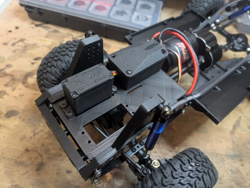Chassis Custom Trail Finder 2 dựa trên thanh ray carbon SCX10 / Wheelbase 11,2" (284mm) - Image 13