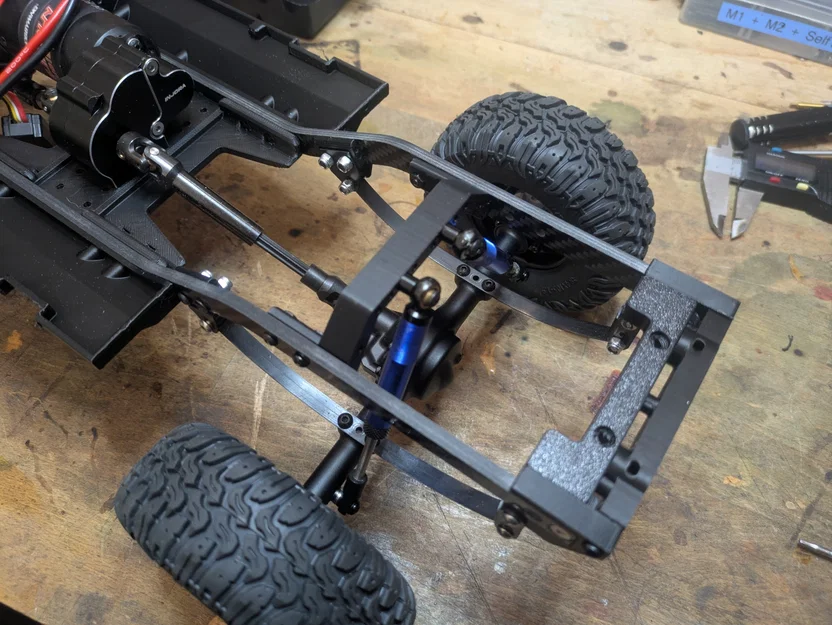 Chassis Custom Trail Finder 2 dựa trên thanh ray carbon SCX10 / Wheelbase 11,2" (284mm) - Image 15