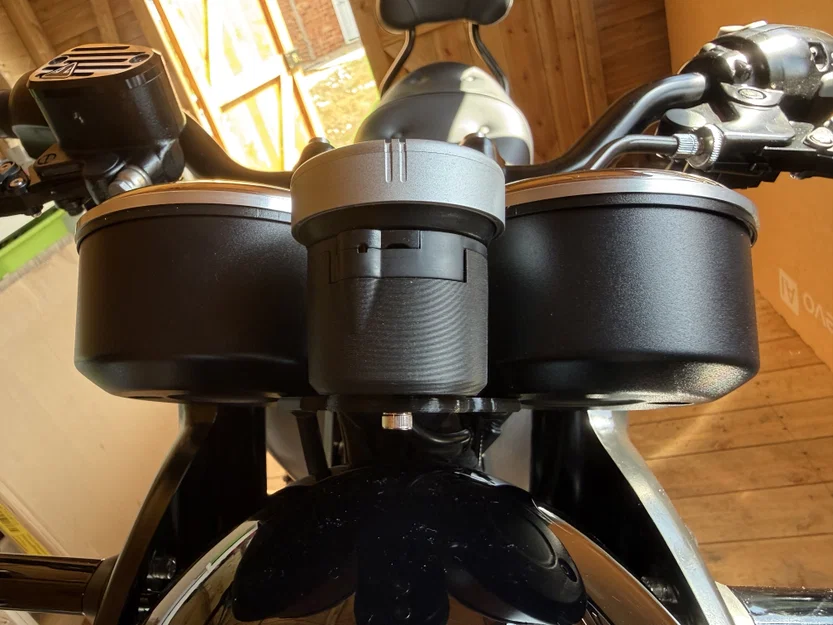 Ngàm gắn Beeline Moto 2 cho xe Triumph Bonneville T120 - Image 2