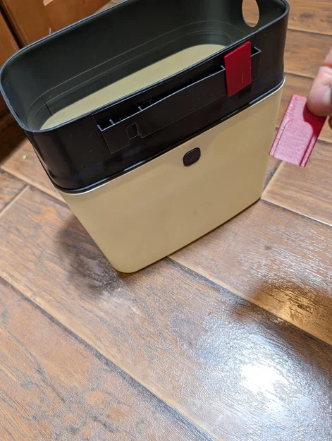 Ngàm treo thùng rác hữu cơ (Organics Bin Mount) - Image 2