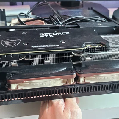Ống dẫn gió quạt 120mm cho MSI Ventus 3X trên Fractal Design Node 202