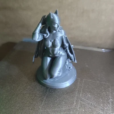 Mô hình tượng Batgirl 10cm - Tuyệt phẩm trang trí cho fan DC