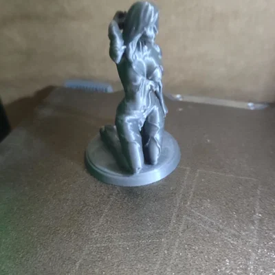 Mô hình nữ Zombie 10cm – Tác phẩm 3D nghệ thuật cực ấn tượng