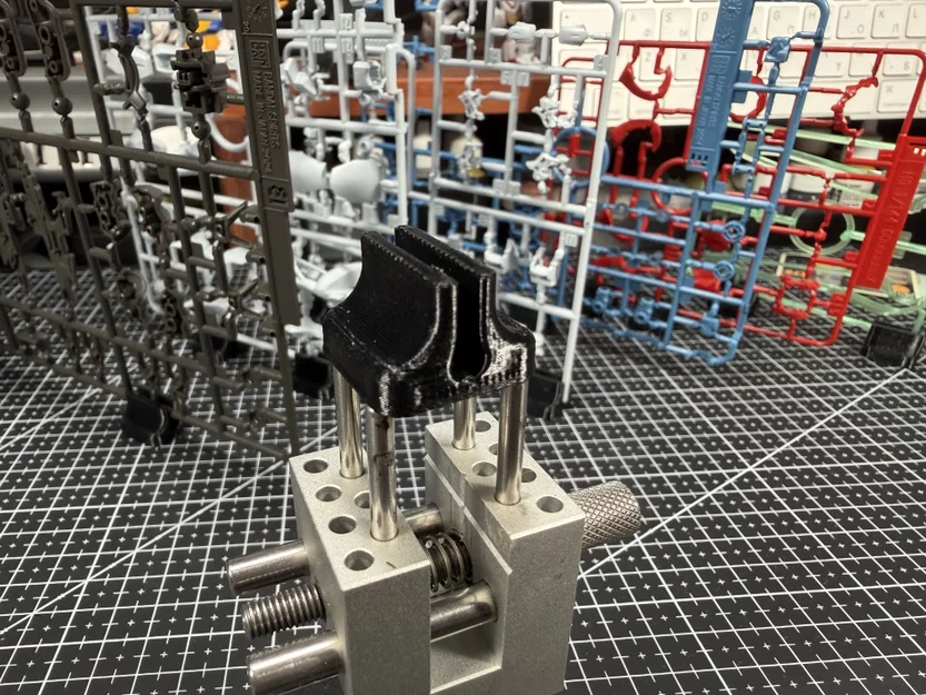 Đế giữ khung nhựa (sprue) mini - Phụ kiện cần thiết cho Gunpla - Image 1