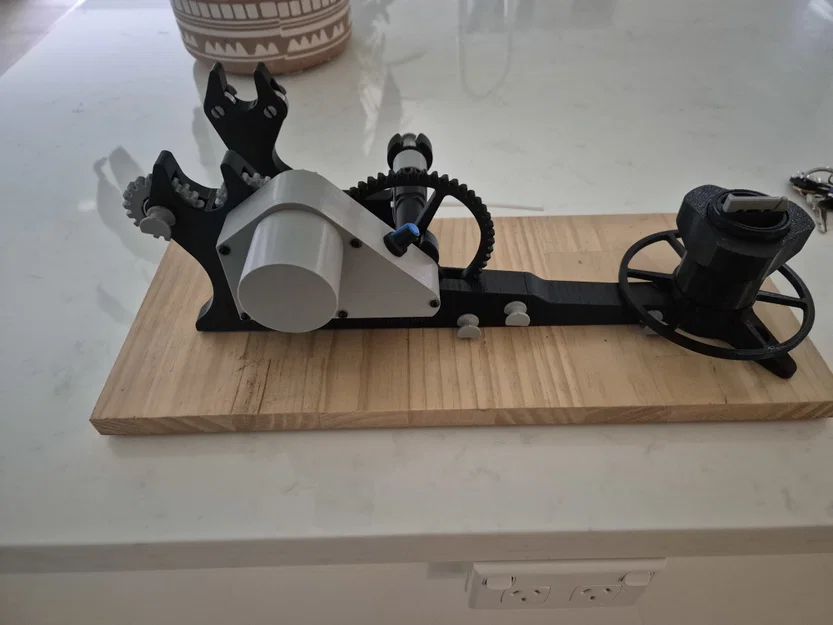 Động cơ điện 12v cho bộ cuộn chỉ PastaLite Respooler - Image 1