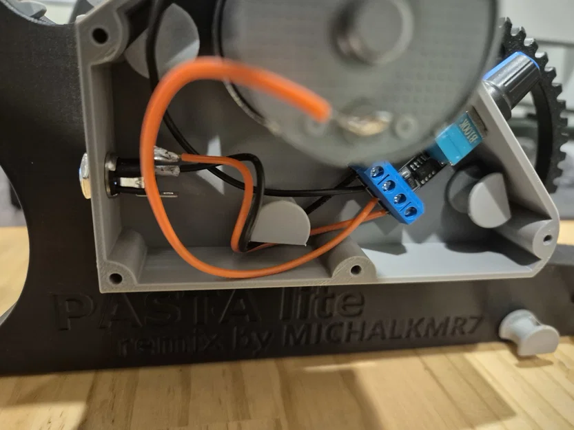 Động cơ điện 12v cho bộ cuộn chỉ PastaLite Respooler - Image 4