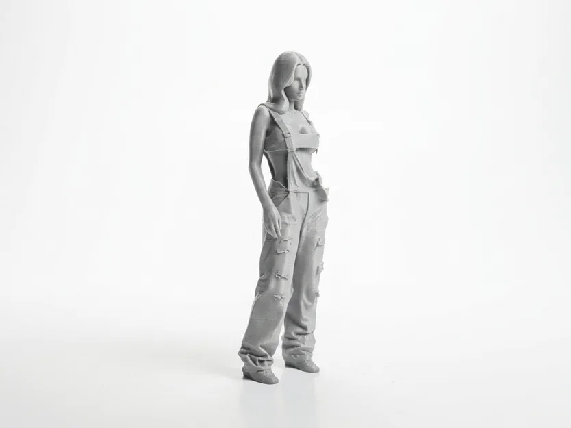 Mô hình tượng nữ mặc Jumpsuit (Jumpsuit Lady Figurine) in 3D - Image 2