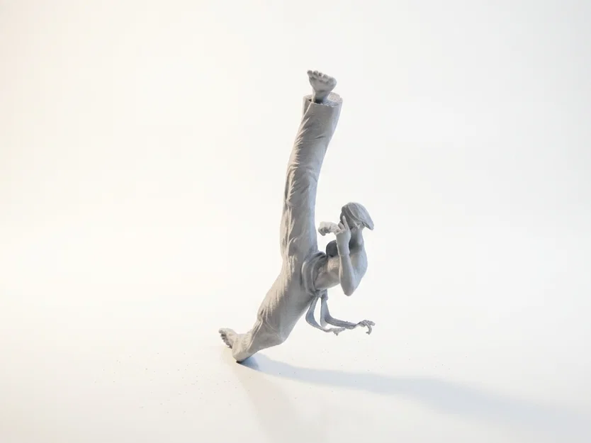 Mô hình 3D Nữ Võ Sĩ Karate Thực Hiện Cú Đá Cao - Image 1