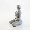 Mô hình 3D quý cô quỳ gối in ấn tinh xảo - Thumbnail 1