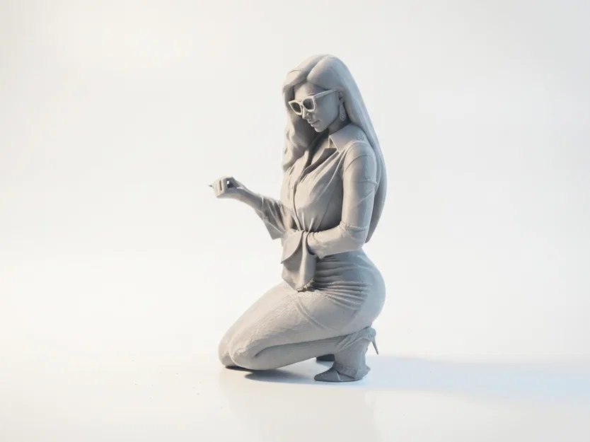 Mô hình tượng nữ nhân quỳ 3D - Thiết kế tinh xảo - Image 1