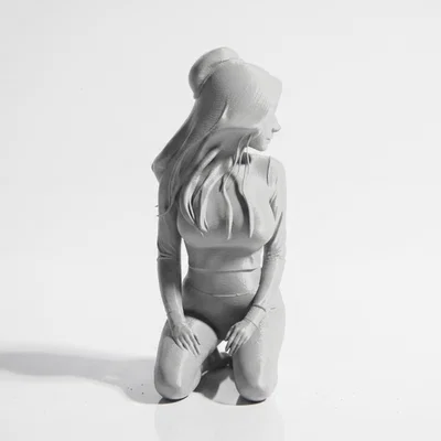 Mô Hình Nghệ Thuật 3D Nữ Nhân Quỳ - In 3D Độc Đáo