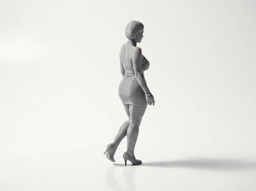 Mô hình tượng quý cô mặc váy mỉm cười - File in 3D - Image 3
