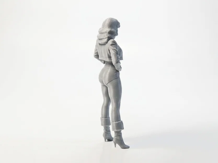 Mô hình tượng nữ nhân vật mặc áo khoác (Lady In Jacket) 3D Printable - Image 3