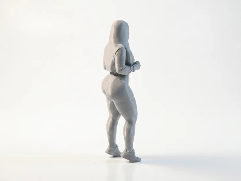 Mô hình tượng quý cô mặc áo khoác và quần short in 3D - Image 3