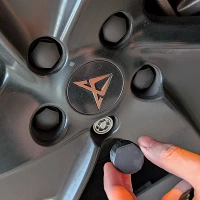 Nắp chụp ốc bánh xe Cupra Born