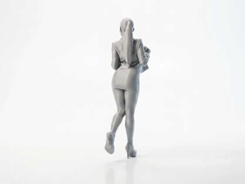 Mô hình tượng nữ 3D Lady Opening Jacket in 3D - Image 4