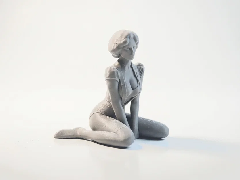 Mô hình 3D tượng nữ nhân ngồi trên sàn - Lady Sat On Floor - Image 2