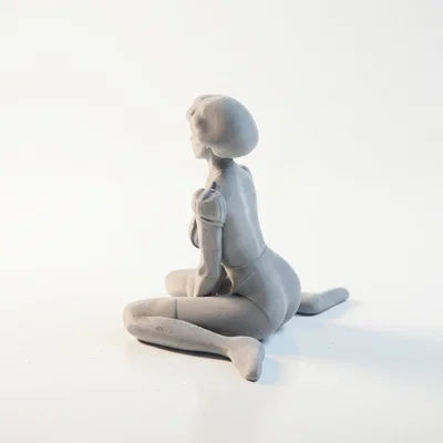 Mô hình 3D tượng nữ nhân ngồi trên sàn - Lady Sat On Floor