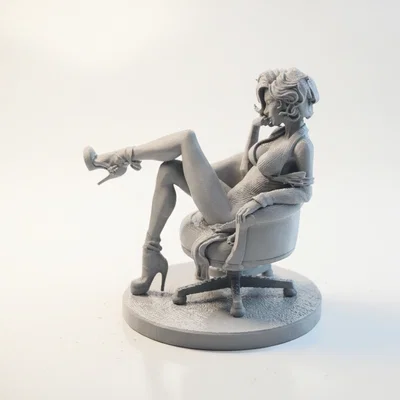 Mô hình 3D Nữ Nhân Viên Văn Phòng Ngồi Ghế (Lady Sat On Office Chair)