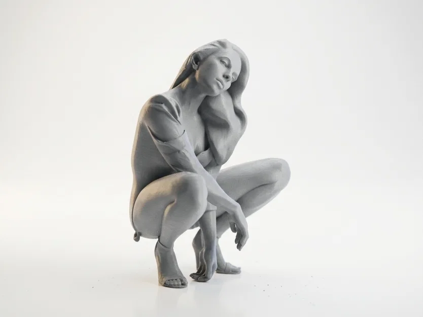 Mô hình 3D tượng nữ ngồi xổm đầy nghệ thuật - Image 2