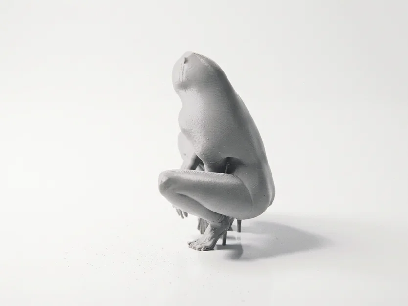Mô hình 3D tượng nữ ngồi xổm đầy nghệ thuật - Image 4