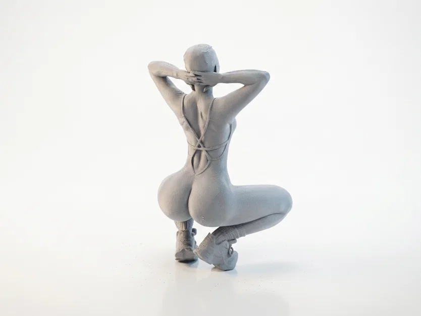 Tượng Nữ Giới Tư Thế Ngồi Xổm - Mẫu In 3D Độc Đáo - Image 1