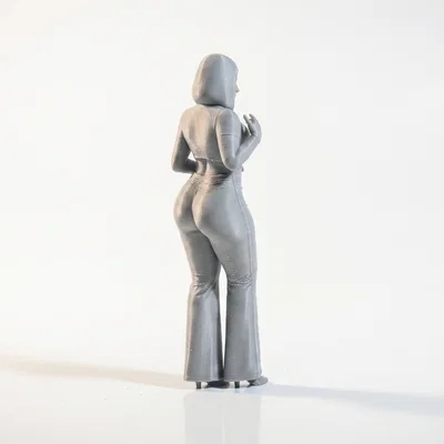 Mô hình 3D người phụ nữ với cử chỉ bàn tay (Lady With Palm Out)