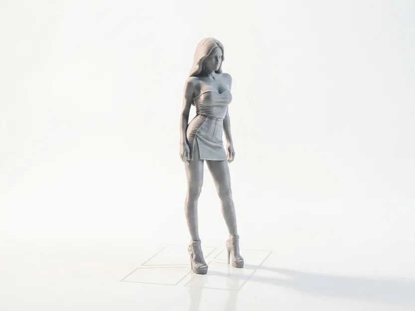 Mô hình tượng nữ diện váy xẻ tà cao in 3D - Image 2