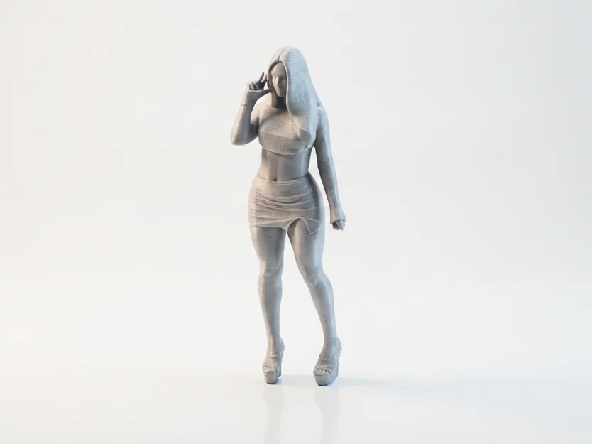 Mô hình Figurine Cô Gái Váy Ngắn In 3D Độc Đáo - Image 1