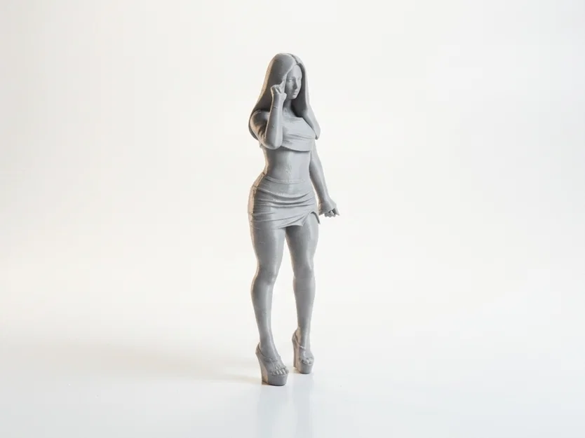 Mô hình Figurine Cô Gái Váy Ngắn In 3D Độc Đáo - Image 2