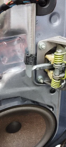 Miếng chêm chặn cửa Audi A2 - Giải pháp giúp cửa hoạt động hiệu quả - Image 1