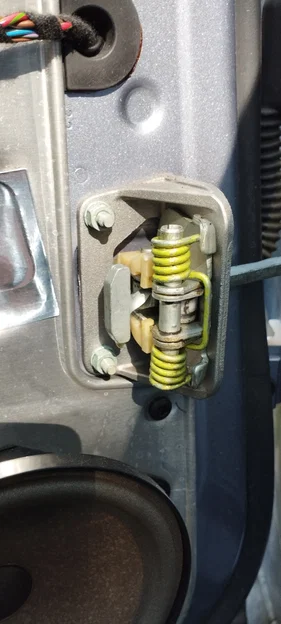 Miếng chêm chặn cửa Audi A2 - Giải pháp giúp cửa hoạt động hiệu quả - Image 6