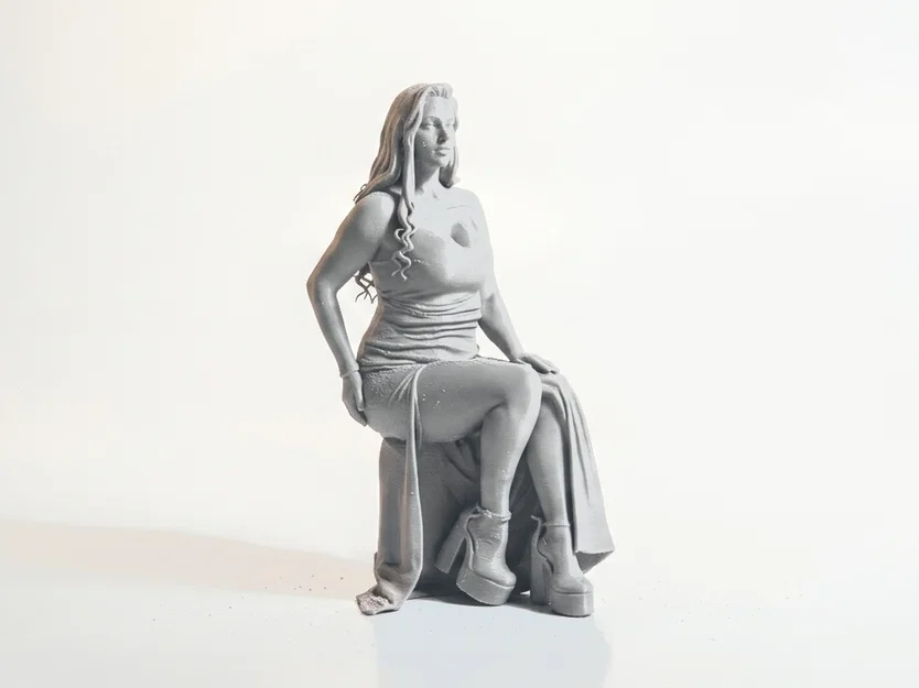 Mô hình 3D tượng người phụ nữ đang ngồi - Sat Lady Seated Woman Figurine - Image 2
