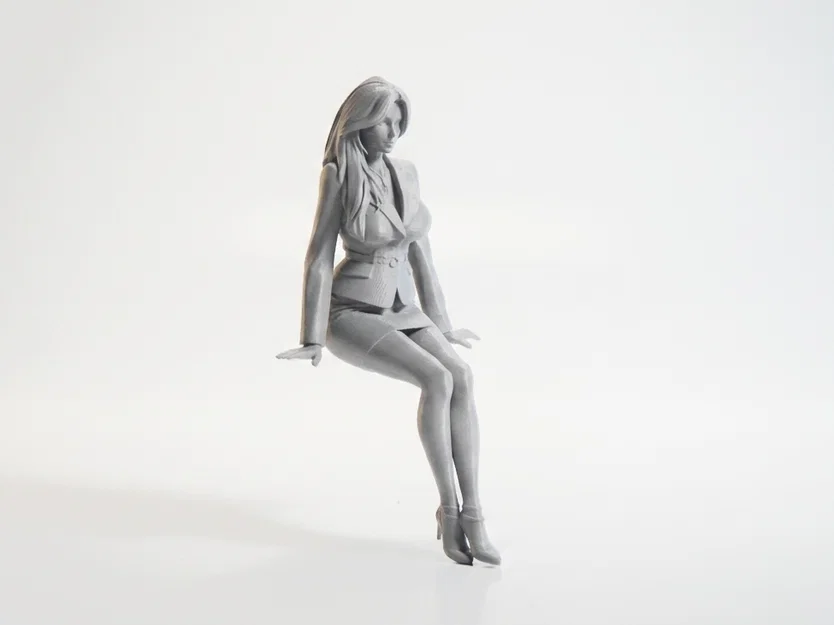 Mô hình 3D nữ nhân viên văn phòng ngồi làm việc (Sat Office Girl) - Image 2