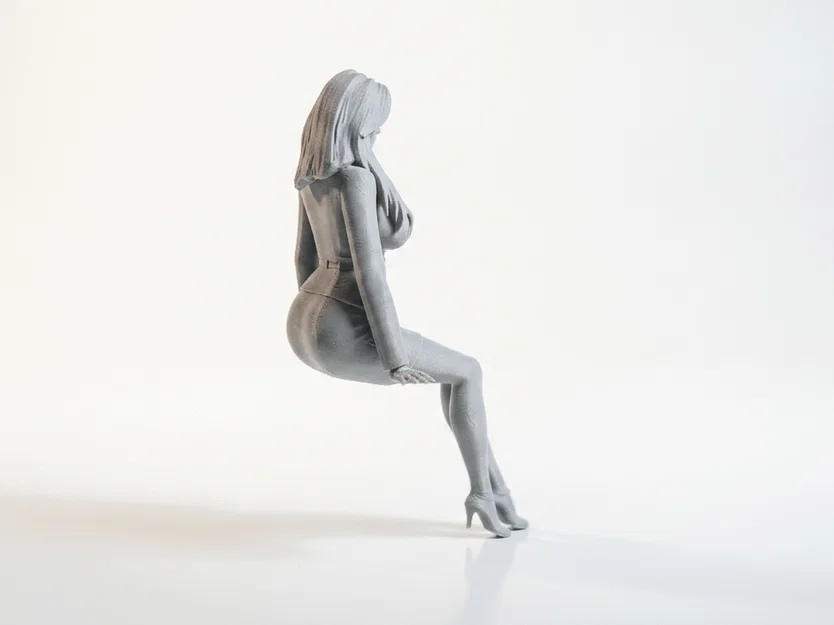 Mô hình 3D nữ nhân viên văn phòng ngồi làm việc (Sat Office Girl) - Image 3
