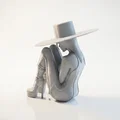 Mô hình 3D phụ nữ ngồi đội mũ thanh lịch - Thumbnail 1