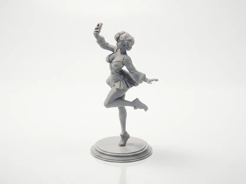 Mô hình tượng nữ nhân vật Selfie Babe in 3D - Image 1