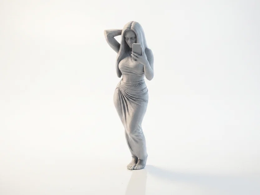 Tượng Nghệ Thuật Phụ Nữ Đội Mũ Trùm Đầu - Mô Hình In 3D Độc Đáo - Image 1