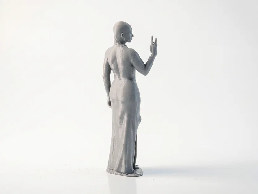 Mô hình tượng nữ Selfie Baddie - File in 3D - Image 3