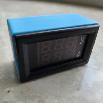 Vỏ case đơn giản cho đồng hồ đo điện áp và dòng điện