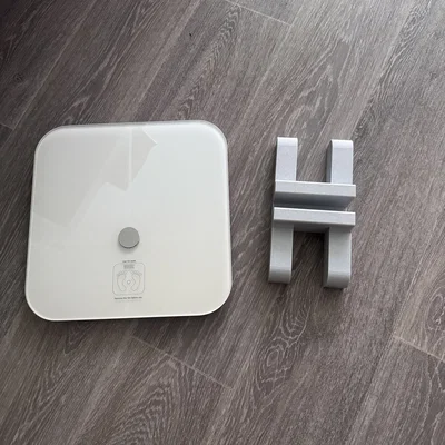 Chân đế in 3D giúp cất giữ cân sức khỏe gọn gàng