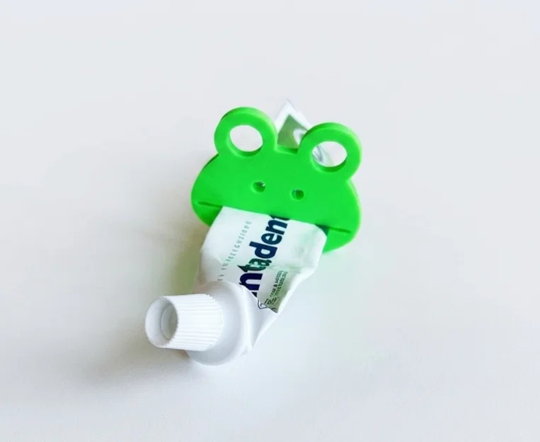 Dụng cụ nặn kem đánh răng hình ếch 3D - Tiết kiệm và tiện lợi - Image 1