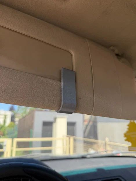 Kẹp Gài Kính Mát Cho Tấm Che Nắng Xe Hơi - Image 3