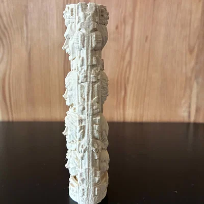 Mô hình Queen Tribal Totem